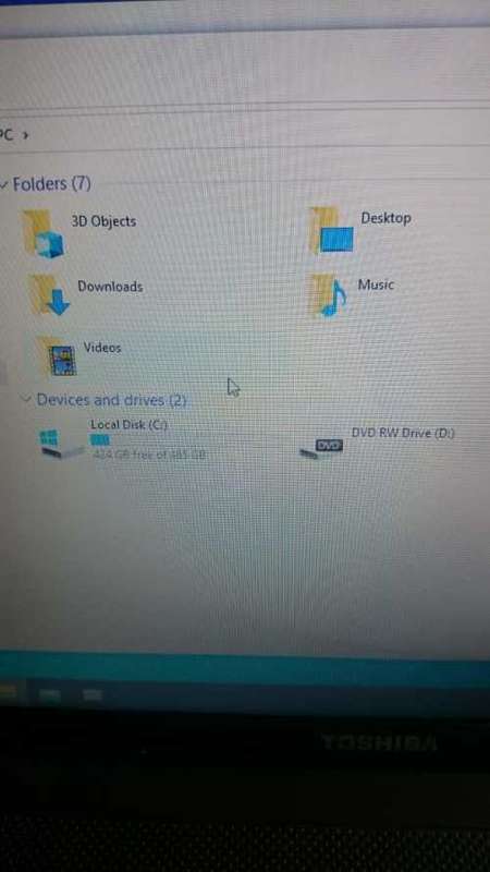 Toshiba C850 Laptop
