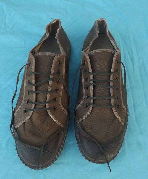 SADF  Nutria Takkies/Tekkies  Size 10  -- SWA Border War
