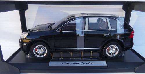 1:18  PORSCHE CAYENNE  turbo -- MINT  BOXED