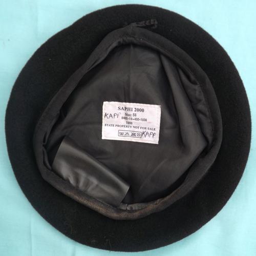 SA ARMY  --  BLACK ARMOURED CORPS BERET -- Size 56  1998