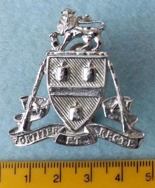 SA Army Johannesburg Reg iment cap badge   Dinnes 811     ** Worldwide Shipping**