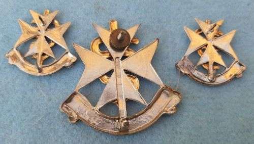 SA Medical Services  Cap and collar Badges               ** Worldwide Shipping**