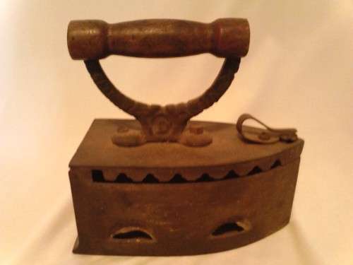 1900s, old iron in great condition, great value for any Collector!!