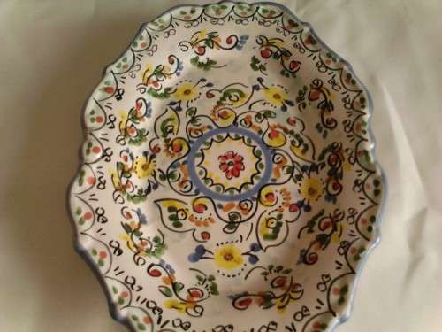 STUNNING, FULLY HAND PAINTED CRUZ PORCELAIN WALL PLATE- GOOD CONDITION , SEE BELOW.