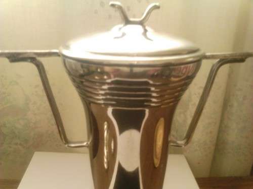 BEAUTIFUL UNUSED SILVER PLATED TROPHY, WITH GOOD VALUE, SEE BELOW.