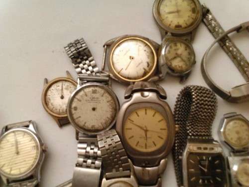 31 x OLD WATCHES, UNCHECKED, FOR REPAIR AND PARTS, ONE BID FOR THE LOT, SEE BELOW.