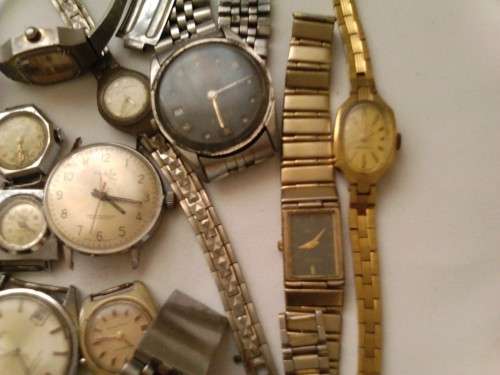 31 x OLD WATCHES, UNCHECKED, FOR REPAIR AND PARTS, ONE BID FOR THE LOT, SEE BELOW.