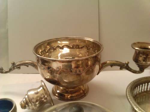 LOT OF VINTAGE SILVER PLATED ITEMS (FOR ONE BID), SOLD AS PER SCANS, SEE BELOW.