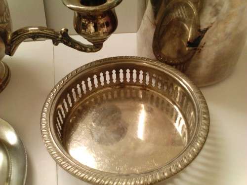 LOT OF VINTAGE SILVER PLATED ITEMS (FOR ONE BID), SOLD AS PER SCANS, SEE BELOW.