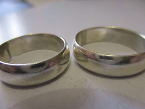 QUALITY - 3 x PLAIN 5mm D-SHAPE BANDS - CONDITION NEW , SIZE T (BID IS PER BAND) - SEE BELOW