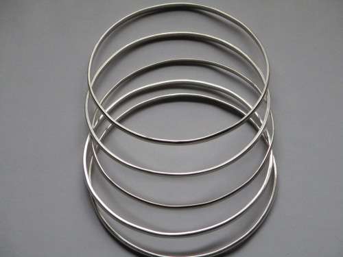 BEAUTIFUL - SOLID 925. STERLING SILVER 2mm BANGLE (7x AVAILABLE) - SEE BELOW FOR INFO