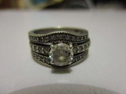 BEAUTIFUL STERLING SILVER RING IN VERY GOOD CONDITION, WEIGH 6.8g - SEE BELOW.