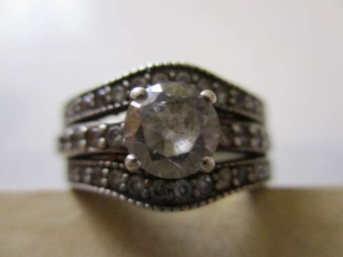 BEAUTIFUL STERLING SILVER RING IN VERY GOOD CONDITION, WEIGH 6.8g - SEE BELOW.