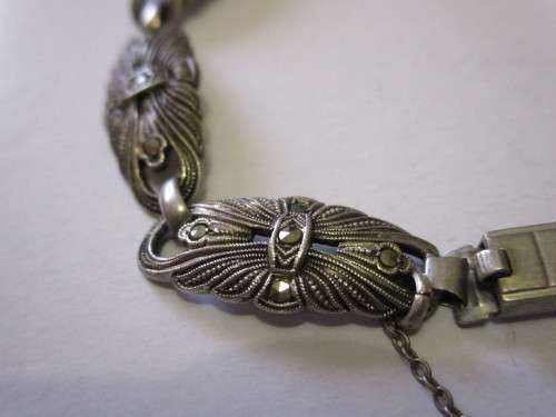 NICE ANTIQUE 18cm STERLING SILVER BRACELET IN VERY GOOD CONDITION, WEIGH 13.6g - SEE BELOW.