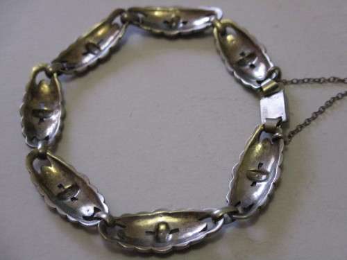 NICE ANTIQUE 18cm STERLING SILVER BRACELET IN VERY GOOD CONDITION, WEIGH 13.6g - SEE BELOW.