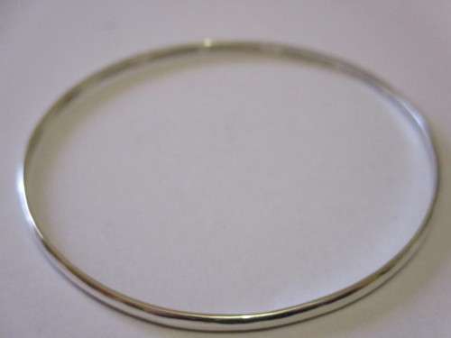 NEW 3mm STERLING SILVER HAND MADE D-SHAPE BANGLE, 65mm DIAMETER (MARKET PRICE R550 each)  SEE BELOW.
