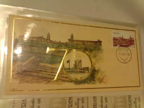 VERY CLEAN MIXED FIRST DAY COVERS IN FLIP FILE, SOME WITH MINISHEETS- SEE ALL SCANS.