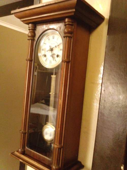 NICE BLESSING-31 DAY, WOOD WALL CLOCK, IN WORKING CONDITION (OWN COURIER PLEASE)GOOD VALUE-SEE BELOW