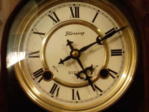 NICE BLESSING-31 DAY, WOOD WALL CLOCK, IN WORKING CONDITION (OWN COURIER PLEASE)GOOD VALUE-SEE BELOW