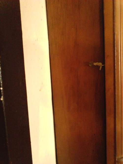 NICE BLESSING-31 DAY, WOOD WALL CLOCK, IN WORKING CONDITION (OWN COURIER PLEASE)GOOD VALUE-SEE BELOW
