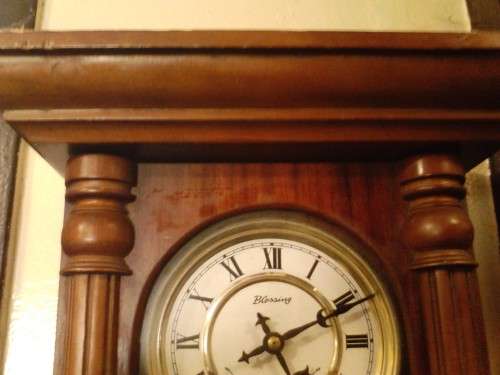 NICE BLESSING-31 DAY, WOOD WALL CLOCK, IN WORKING CONDITION (OWN COURIER PLEASE)GOOD VALUE-SEE BELOW