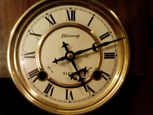 NICE BLESSING-31 DAY, WOOD WALL CLOCK, IN WORKING CONDITION (OWN COURIER PLEASE)GOOD VALUE-SEE BELOW