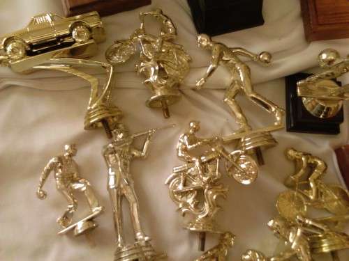 GOOD LOT OF DIFFERENT SPORT TROPHIES , GOOD QUALITY, UNUSED, GOOD CONDITION -READ BELOW.