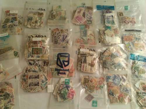 A FEW THOUSAND STAMPS SORTED IN PLASTIC BAGS - MOSTLY ITALY STAMPS- HIGH VALUE - READ BELOW.