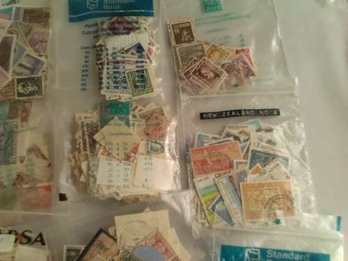 A FEW THOUSAND STAMPS SORTED IN PLASTIC BAGS - MOSTLY ITALY STAMPS- HIGH VALUE - READ BELOW.