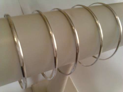 3mm D-SHAPE SOLID 925. SILVER BANGLES -DIAMETER 65mm -BID PER BANGLE -5 AVAILABLE -PLEASE READ BELOW