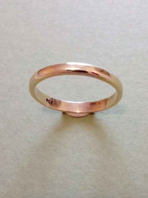 LOVELY SOLID 9CT YELLOW GOLD 3mm D-SHAPE BAND - SIZE Q - WEIGHT 2.5g - PLEASE READ BELOW