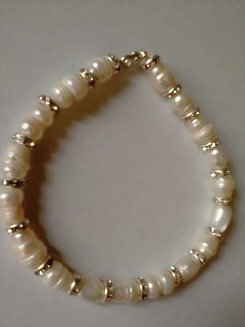 BEAUTIFUL and ELEGANT, REAL CULTURED PEARL BRACELET WITH CZ  WHEELS - PLEASE READ BELOW.