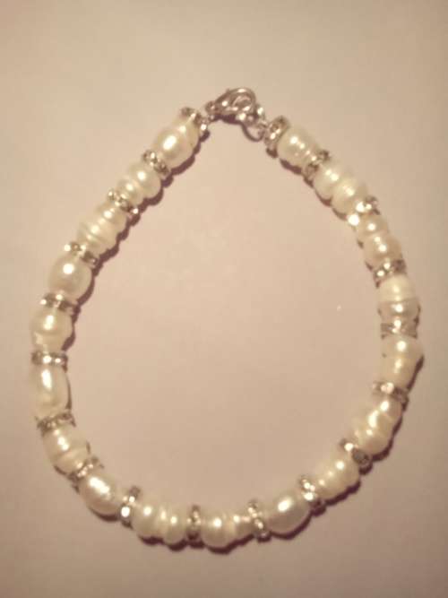 BEAUTIFUL and ELEGANT, REAL CULTURED PEARL BRACELET WITH CZ  WHEELS - PLEASE READ BELOW.