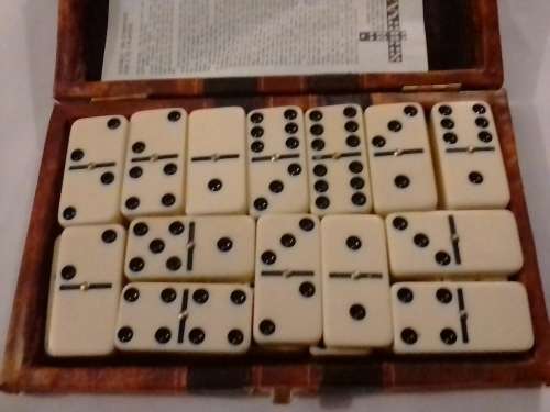 1980`s - QUALITY DOMINOES SET IN SMALL CASE - NEVER USED - SEE BELOW.