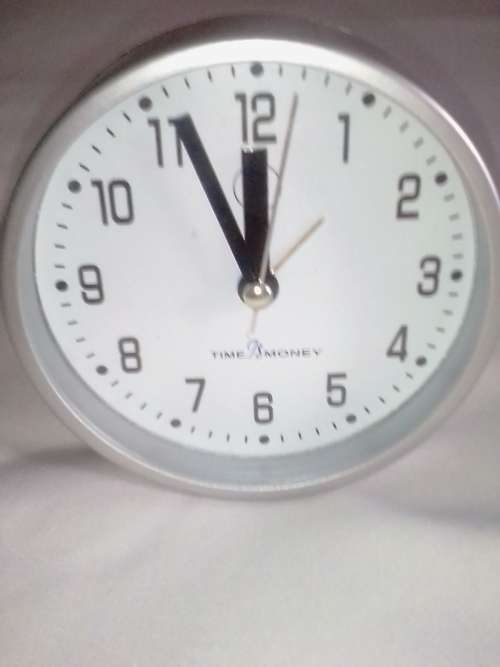 BEAUTIFUL `TIME IS MONEY`  ALARM CLOCK  -  PLEASE READ BELOW FOR MORE INFO.