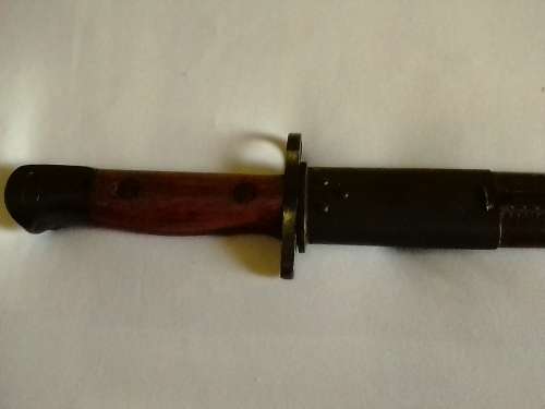 WOW, Original Australian SLAZ 42 Enfield 1907 Bayonet, Scabbard Mangrovite - PLEASE READ BELOW.