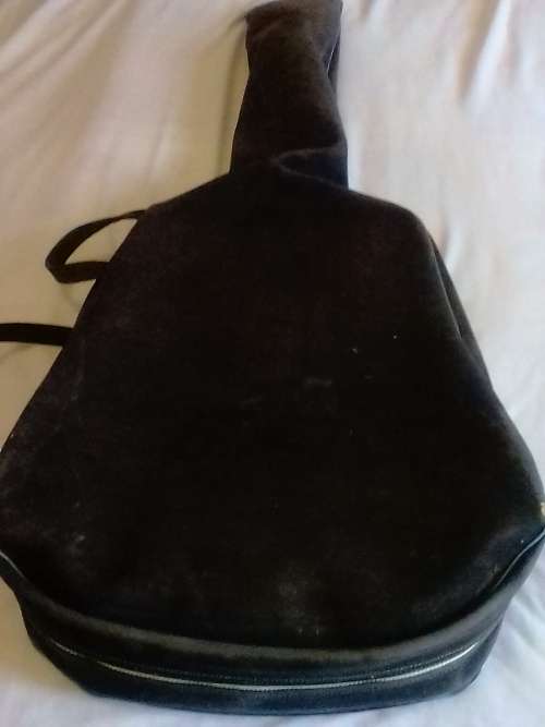 1970`s HONDO H 124 NM VINTAGE DREADNOUGHT ACOUSTIC GUITAR - MARKET PRICE R6000 - PLEASE READ BELOW.