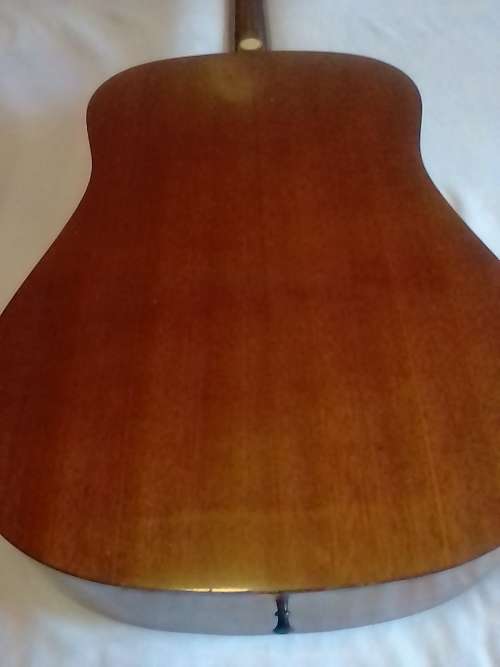 1970`s HONDO H 124 NM VINTAGE DREADNOUGHT ACOUSTIC GUITAR - MARKET PRICE R6000 - PLEASE READ BELOW.