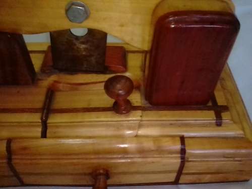 BEAUTIFUL YELLOW WOOD BILTONG SLICER IN VERY GOOD CONDITION - SEE AND READ BELOW.