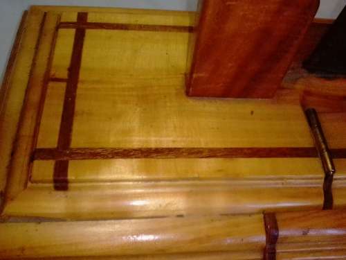BEAUTIFUL YELLOW WOOD BILTONG SLICER IN VERY GOOD CONDITION - SEE AND READ BELOW.