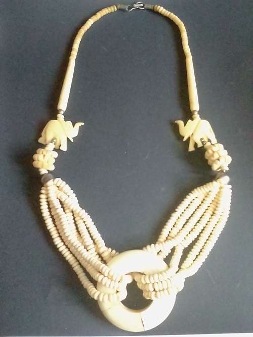 STUNNING VINTAGE ELEPHANT CARVED IVORY NECKLACE - PLEASE READ  BELOW.