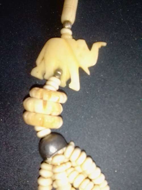 STUNNING VINTAGE ELEPHANT CARVED IVORY NECKLACE - PLEASE READ  BELOW.