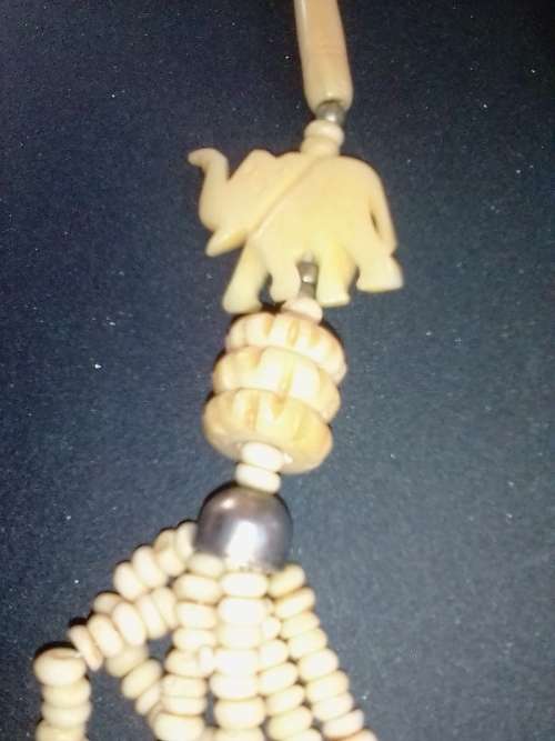 STUNNING VINTAGE ELEPHANT CARVED IVORY NECKLACE - PLEASE READ  BELOW.