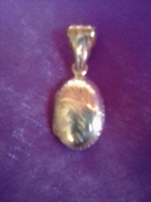 BEAUTIFUL STERLING SILVER PATERN ENGRAVED LOCKED - PLEASE READ  BELOW.