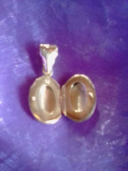 BEAUTIFUL STERLING SILVER PATERN ENGRAVED LOCKED - PLEASE READ  BELOW.