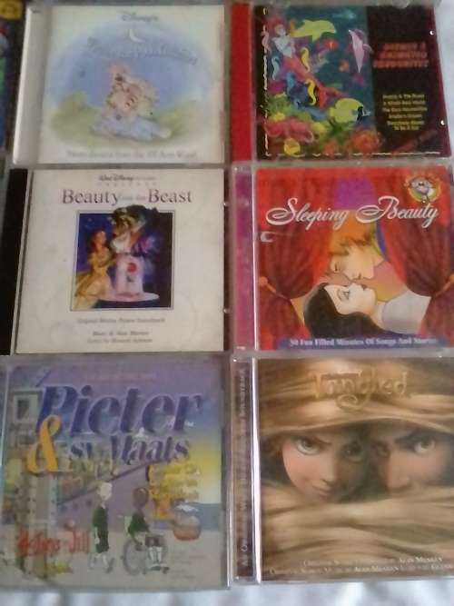 19x VERY GOOD ORIGINAL CHILDREN STORIES and SONGS CD COLLECTION - (ON BID TAKES ALL) - SEE SCANS.