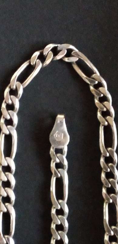 STUNNING FINE STERLING SILVER BRACELET (IDEAL FOR CHARMS) 20cm IN LENGTH - SEE BELOW.