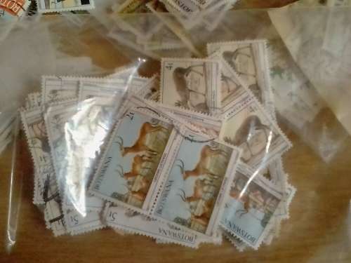 BOTSWANA - HUGE LOT, MOSTLY OF PAPER - FINE USED - GREAT VALUE - SEE AND READ BELOW.