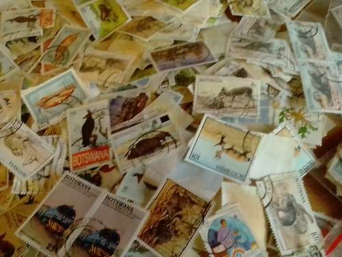 BOTSWANA - HUGE LOT, MOSTLY OF PAPER - FINE USED - GREAT VALUE - SEE AND READ BELOW.