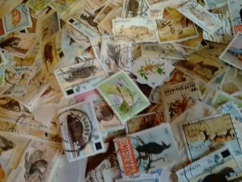 BOTSWANA - HUGE LOT, MOSTLY OF PAPER - FINE USED - GREAT VALUE - SEE AND READ BELOW.